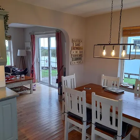 House Overlooking Ballinskelligs Bay *